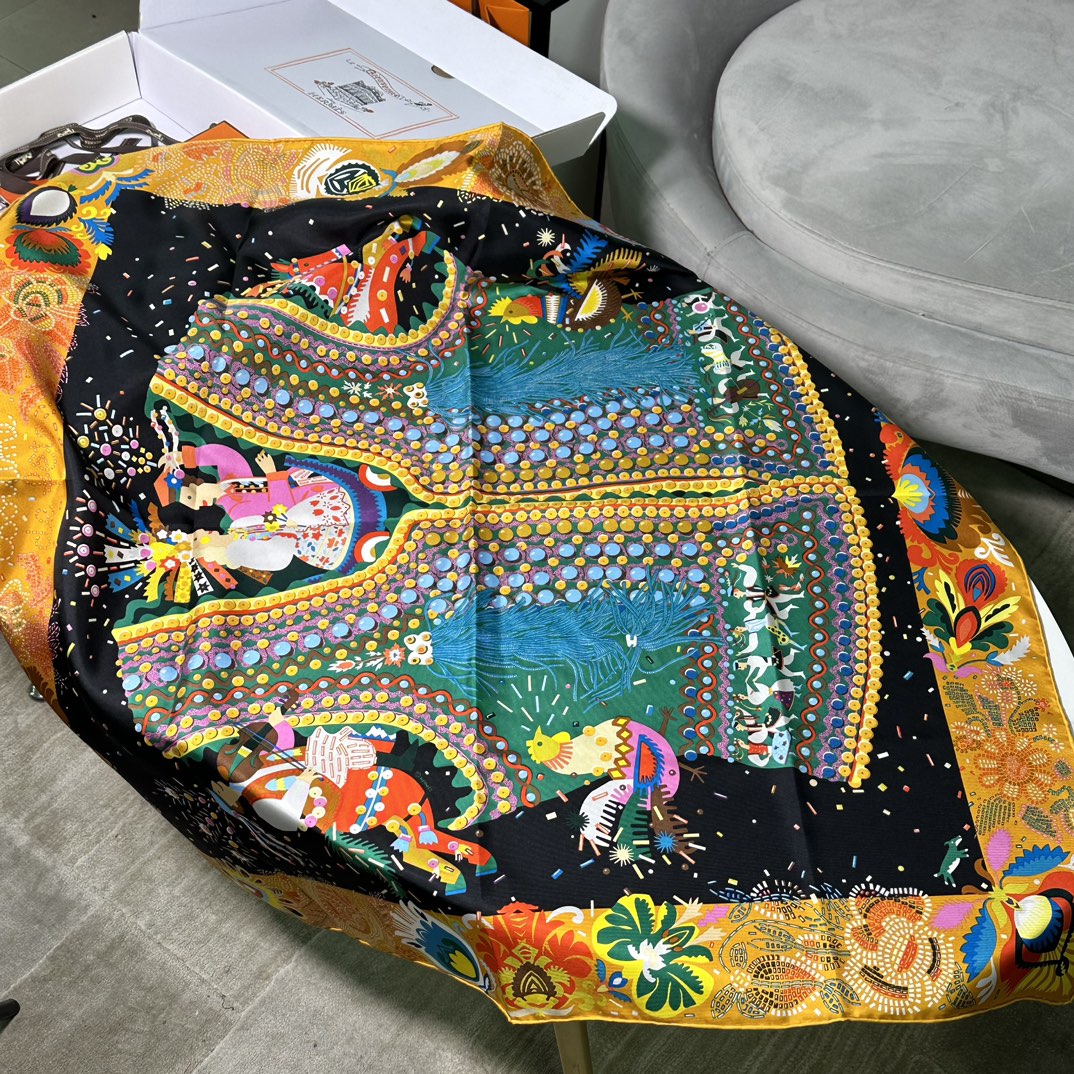 Hermes 2023春夏 New 《华服庆典》 90x90cm 100%斜纹真丝