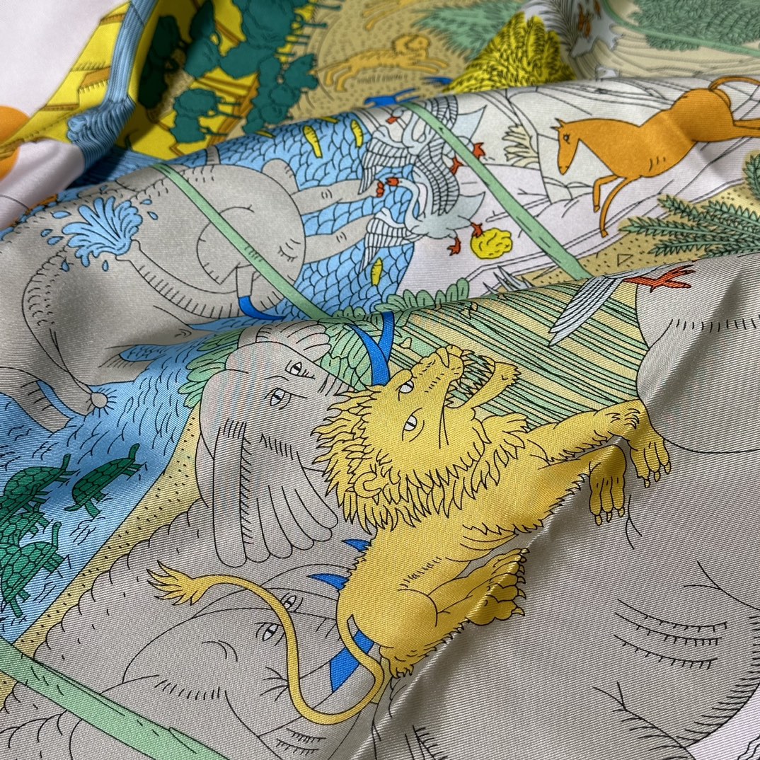 Hermes 《动物狂欢》 90x90cm 100%斜纹真丝 18mm【双面高定】专柜克重 精致手工卷边