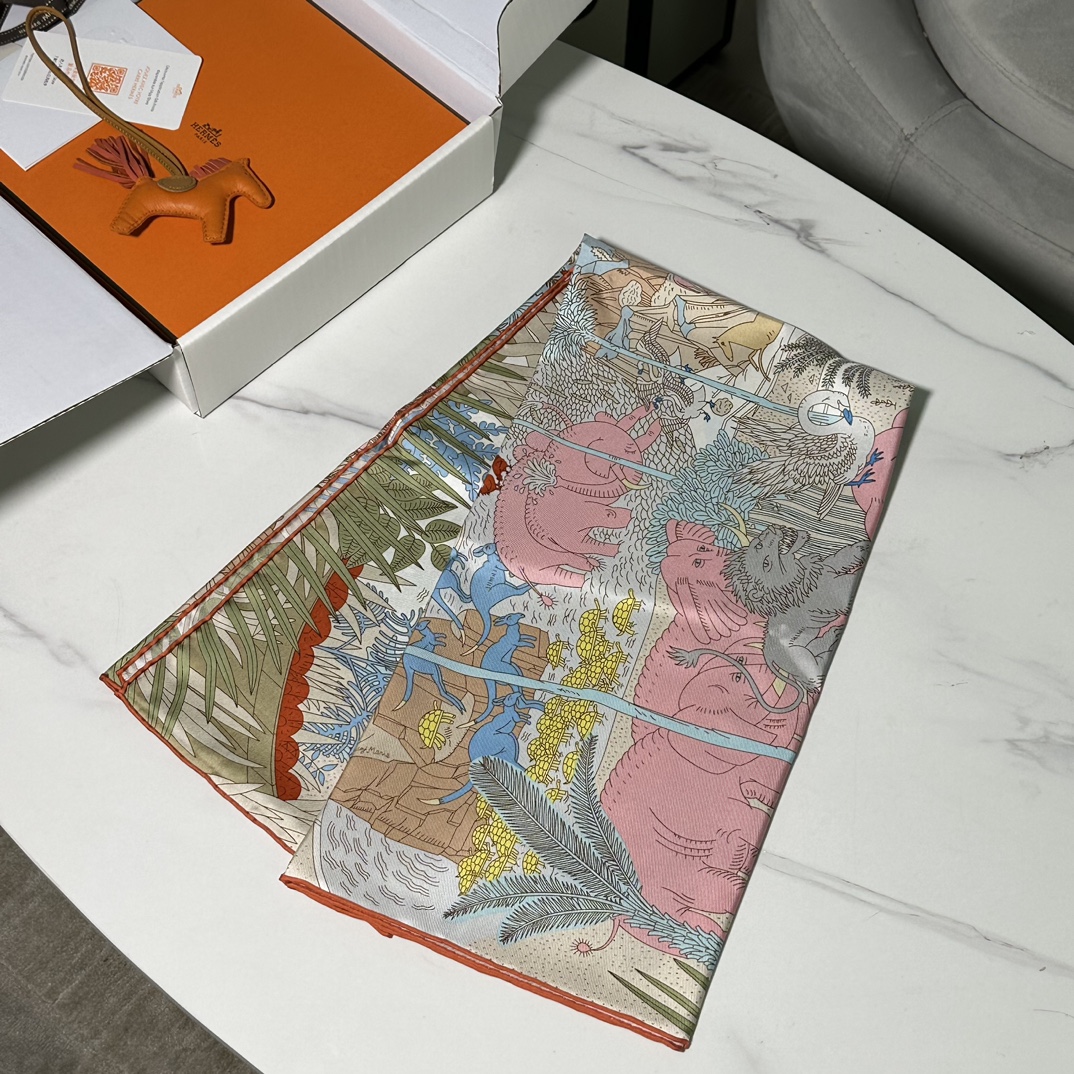 Hermes《动物狂欢》90x90cm 100%斜纹真丝 18mm【双面高定】专柜克重 精致手工卷边