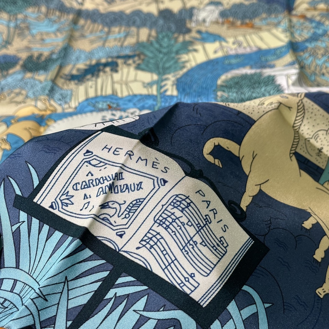 Hermes 《动物狂欢》 90x90cm 100%斜纹真丝 18mm【双面高定】专柜克重 精致手工卷边