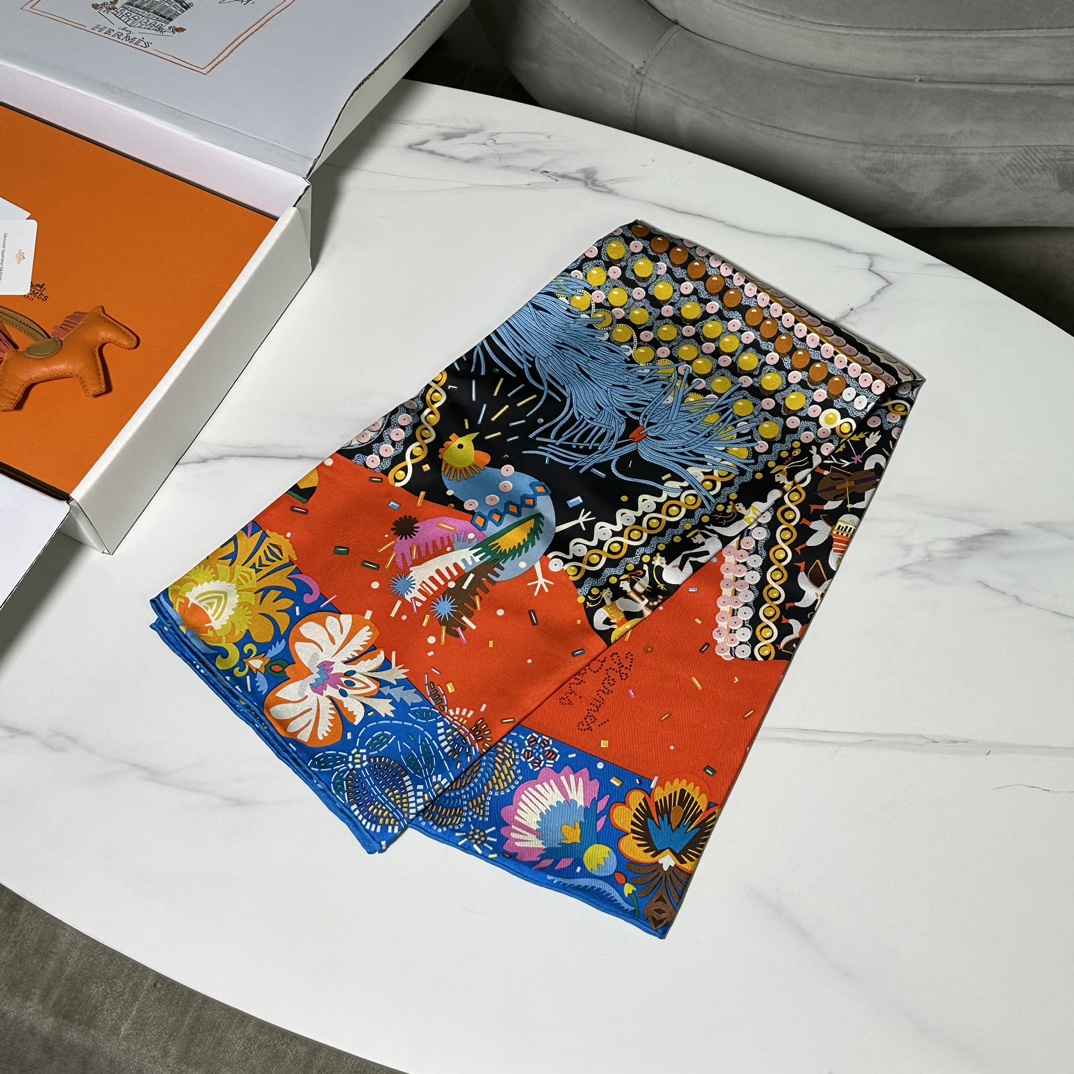 Hermes 2023春夏 New 《华服庆典》90x90cm 100%斜纹真丝