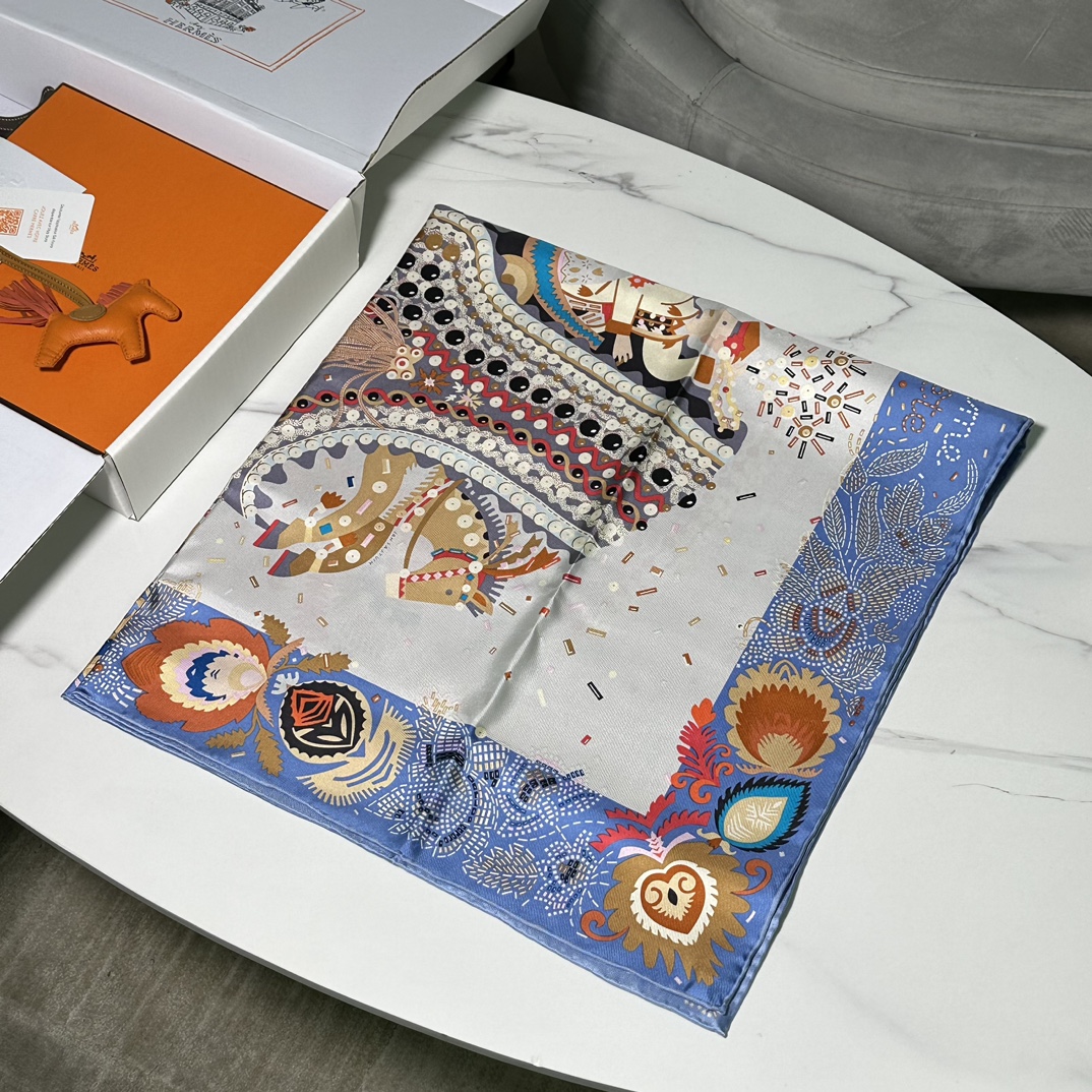 Hermes 2023春夏 New 《华服庆典》90x90cm 100%斜纹真丝