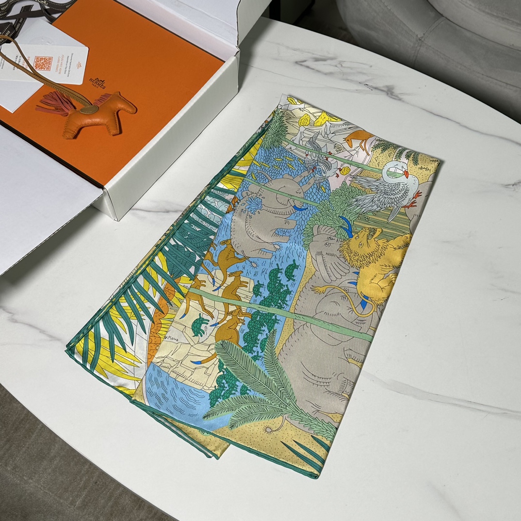 Hermes 《动物狂欢》 90x90cm 100%斜纹真丝 18mm【双面高定】专柜克重 精致手工卷边