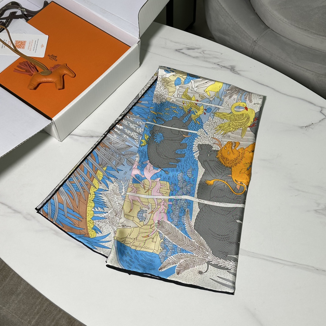 Hermes 《动物狂欢》 90x90cm 100%斜纹真丝 18mm【双面高定】专柜克重 精致手工卷边