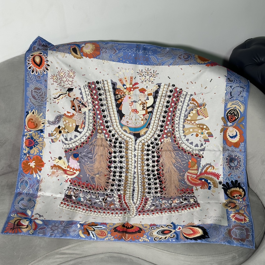 Hermes 2023春夏 New 《华服庆典》90x90cm 100%斜纹真丝