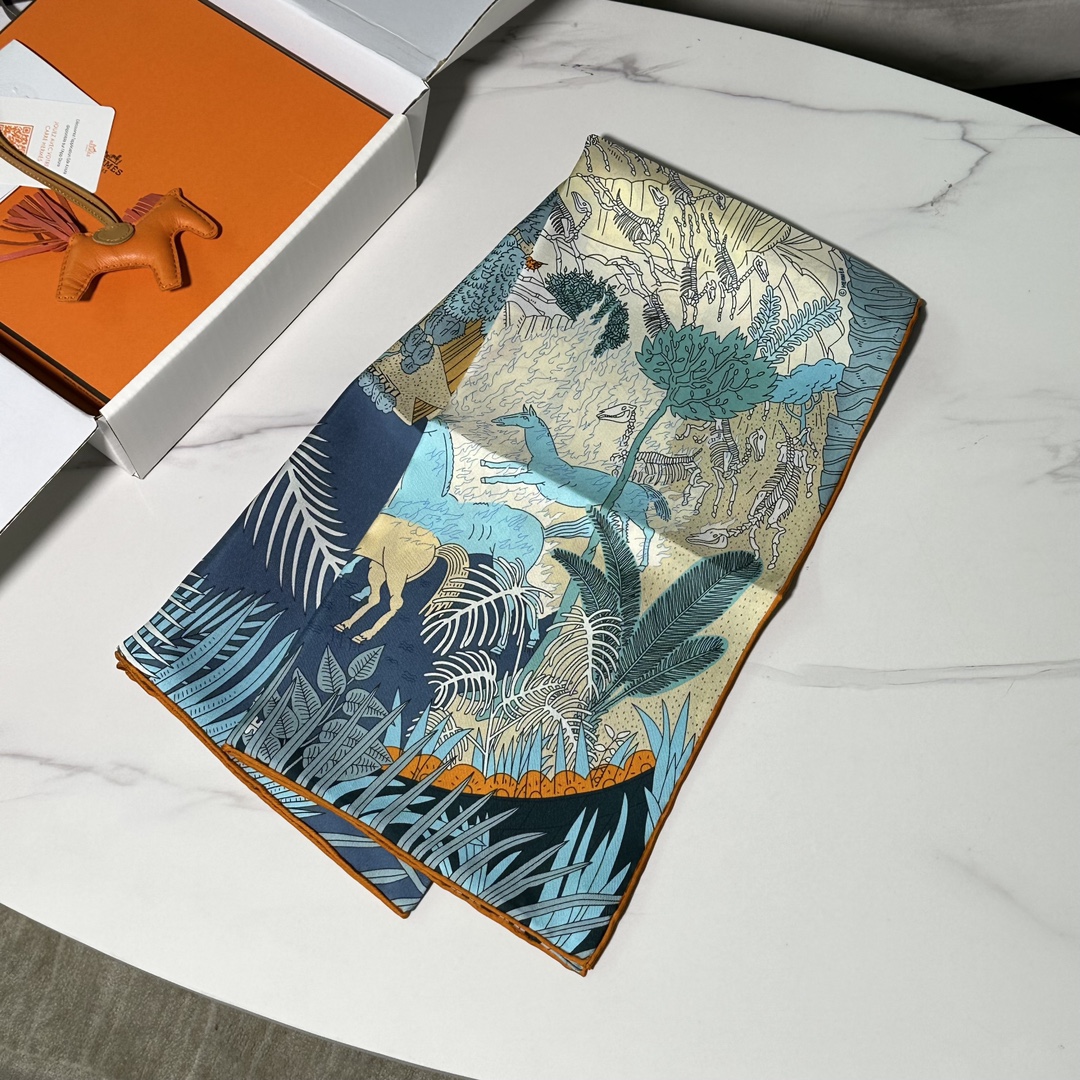 Hermes 《动物狂欢》 90x90cm 100%斜纹真丝 18mm【双面高定】专柜克重 精致手工卷边
