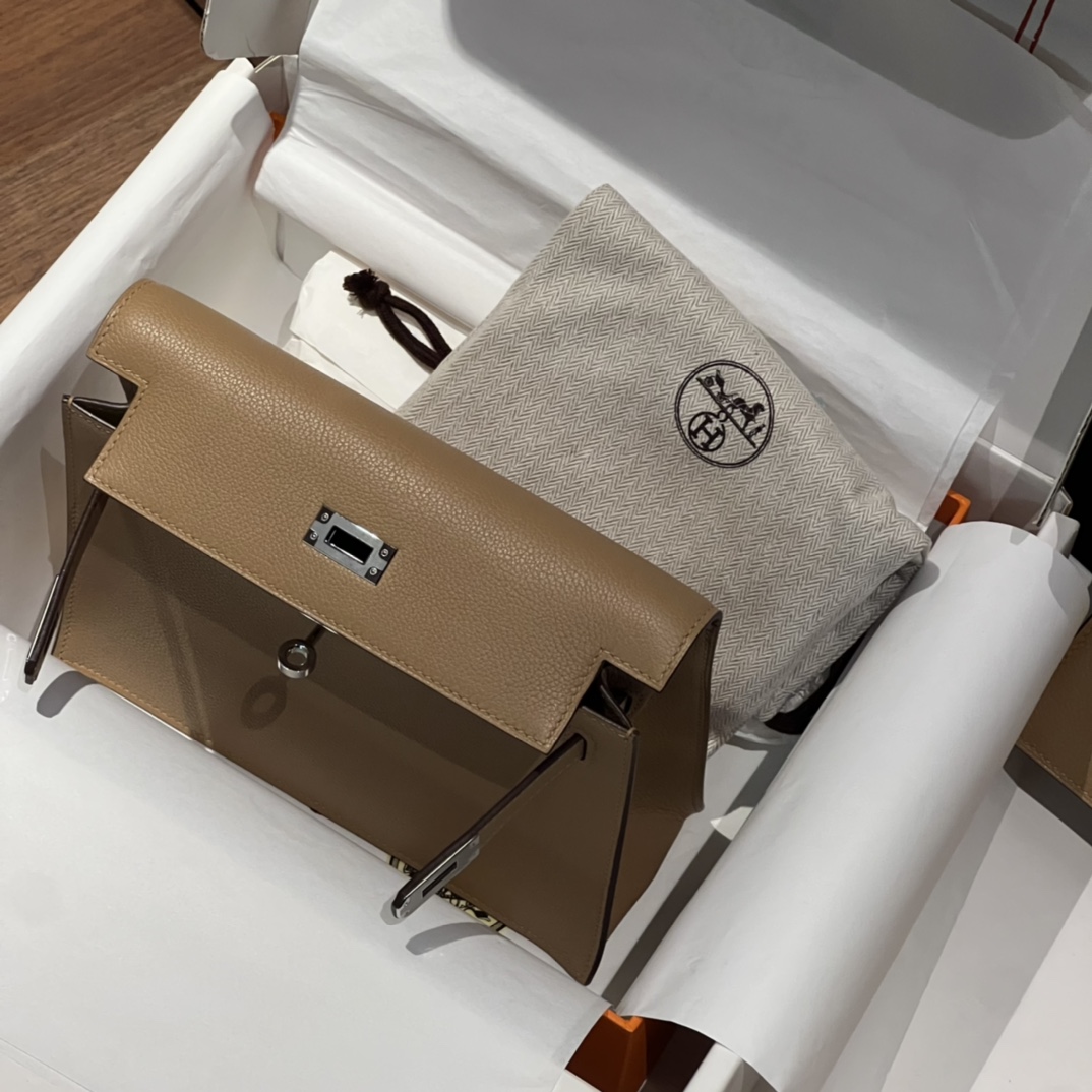 HERMES 爱马仕 Kellydanse 22cm evercolor 0M Chai 奶茶色 进口蜜蜡线 全手工制作
