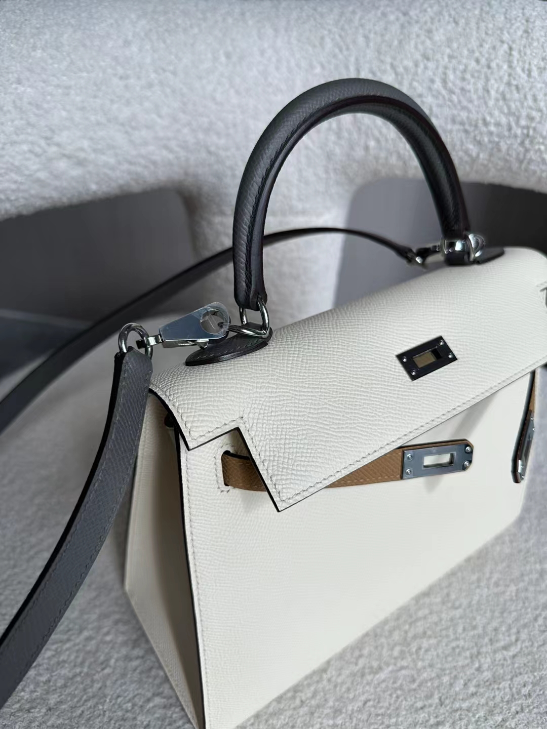 HERMES 爱马仕 Kelly 25cm 鳄鱼皮 10 Craie 奶昔白 0L Gris Meyer  2S Sesame 芝麻色 进口蜜蜡线 全手工制作
