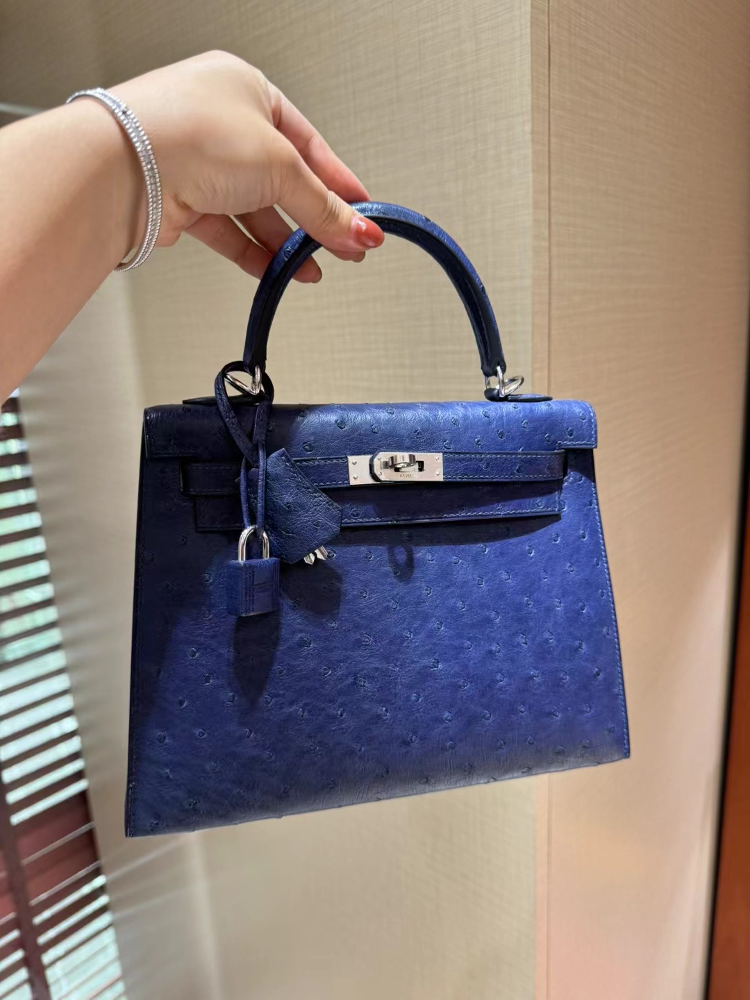 HERMES 爱马仕 Kelly 25 7T Bleu electrique电光蓝 鸵鸟皮 进口蜜蜡线 全手工制作-铂金女王 HERMES 爱马仕 Kelly 25 7T Bleu electrique电光蓝 鸵鸟皮 进口蜜蜡线 全手工制作